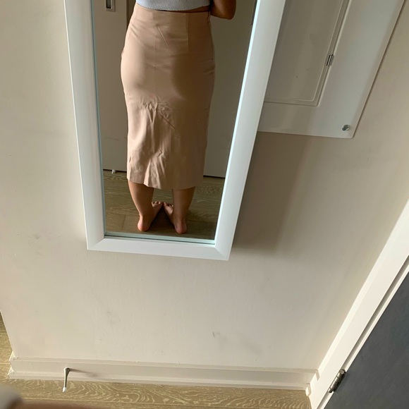 Aritzia Babaton Billy Skirt - Picture 3 of 4